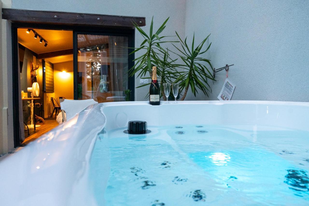 Yanna Lodge, Gite Classe 4 Etoiles Avec Spa Couvert Entierement Arrest Extérieur photo