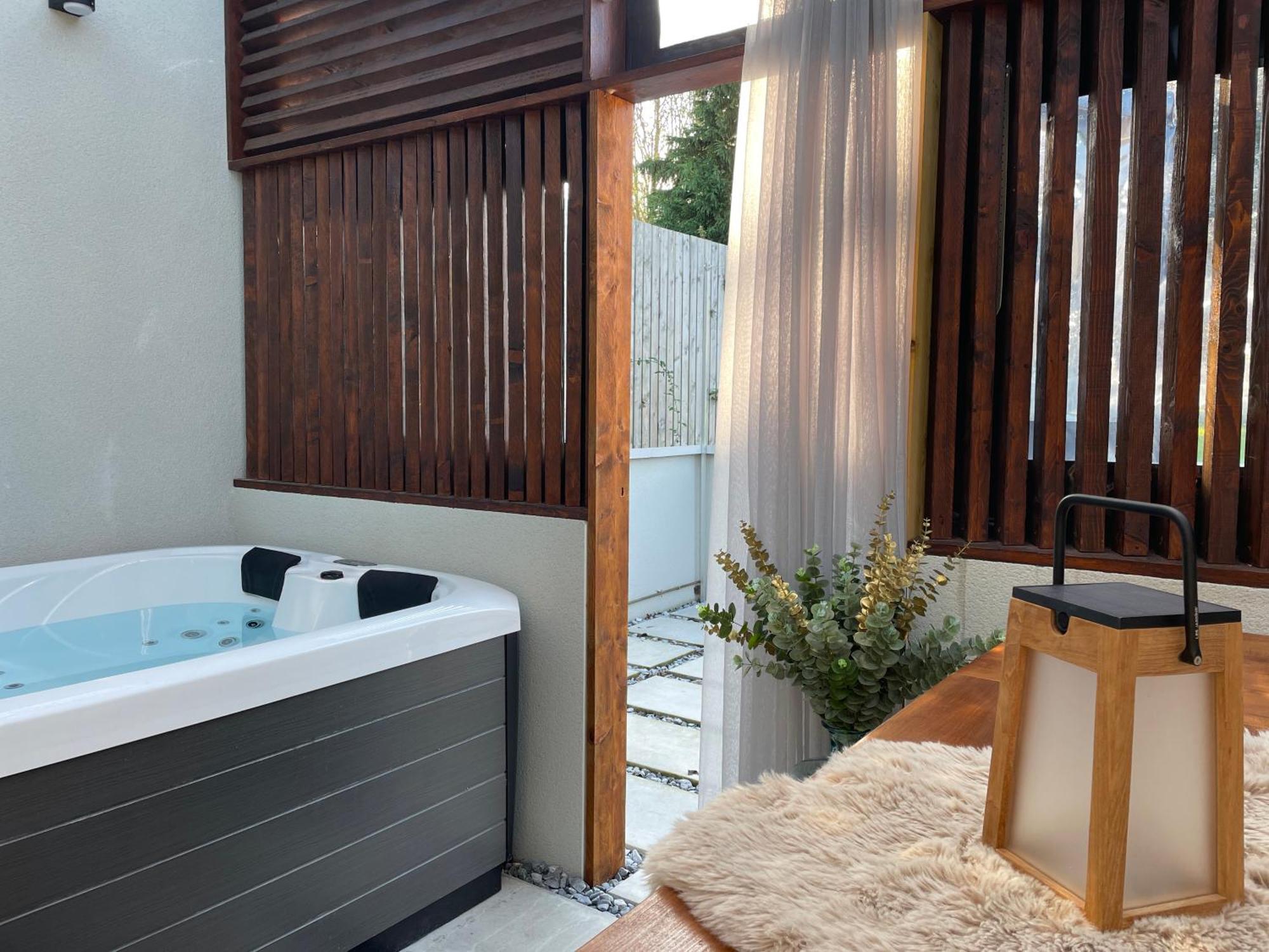 Yanna Lodge, Gite Classe 4 Etoiles Avec Spa Couvert Entierement Arrest Extérieur photo